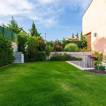 Viento Mansion Pool And Big Garden וילה *