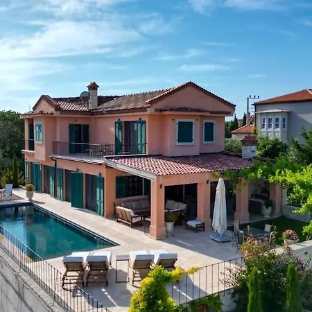 Viento Mansion Pool And Big Garden וילה